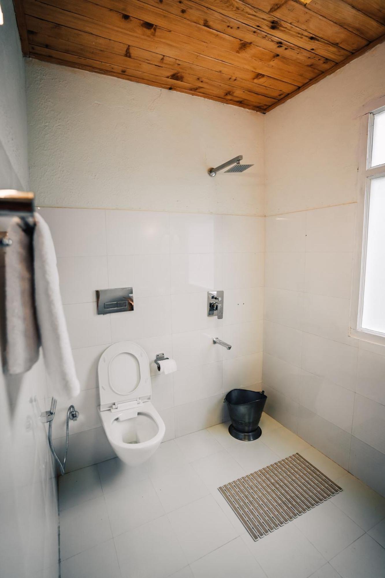 Soho House Apartment Jibhi Luaran gambar
