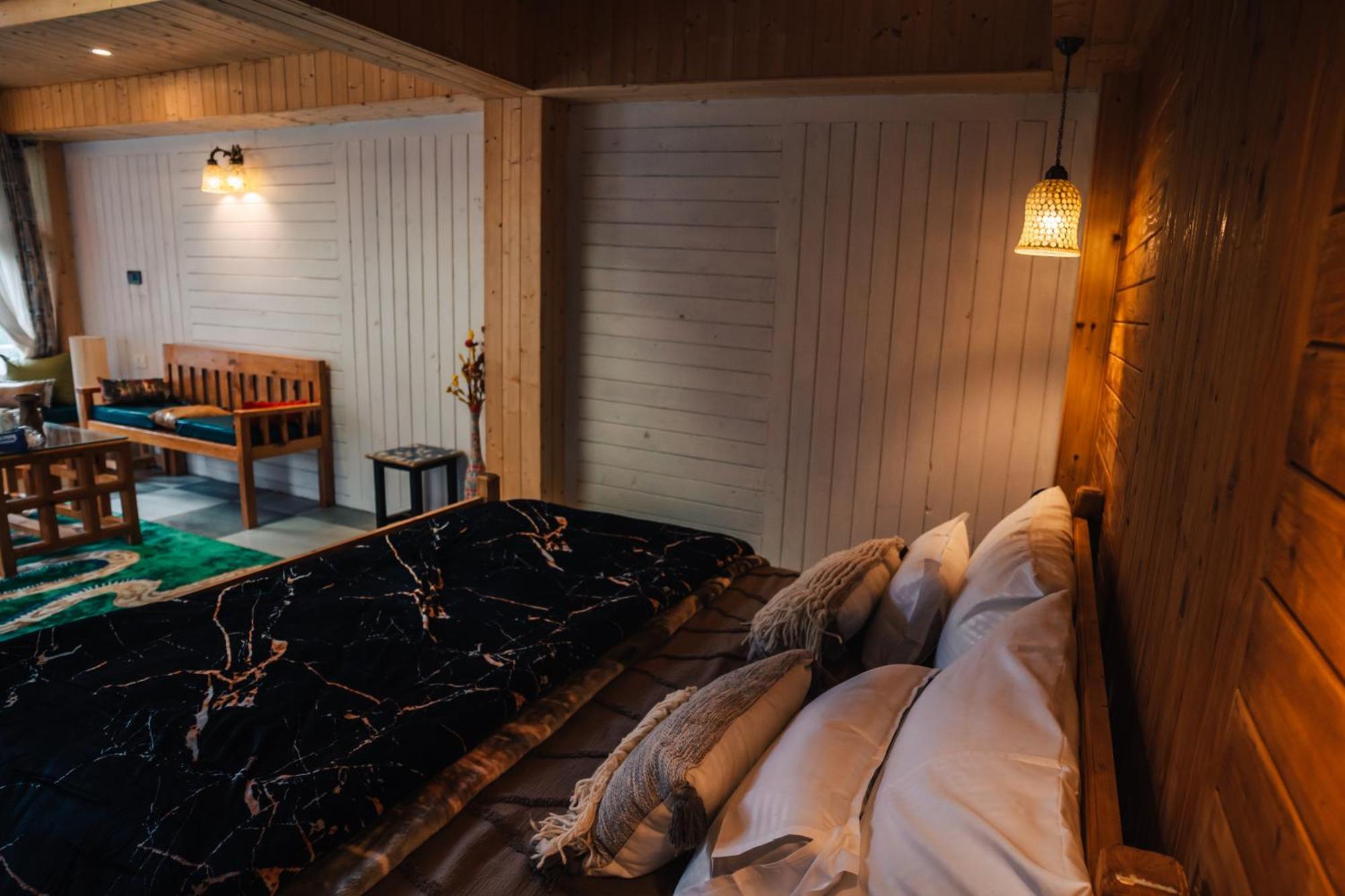 Soho House Apartment Jibhi Luaran gambar