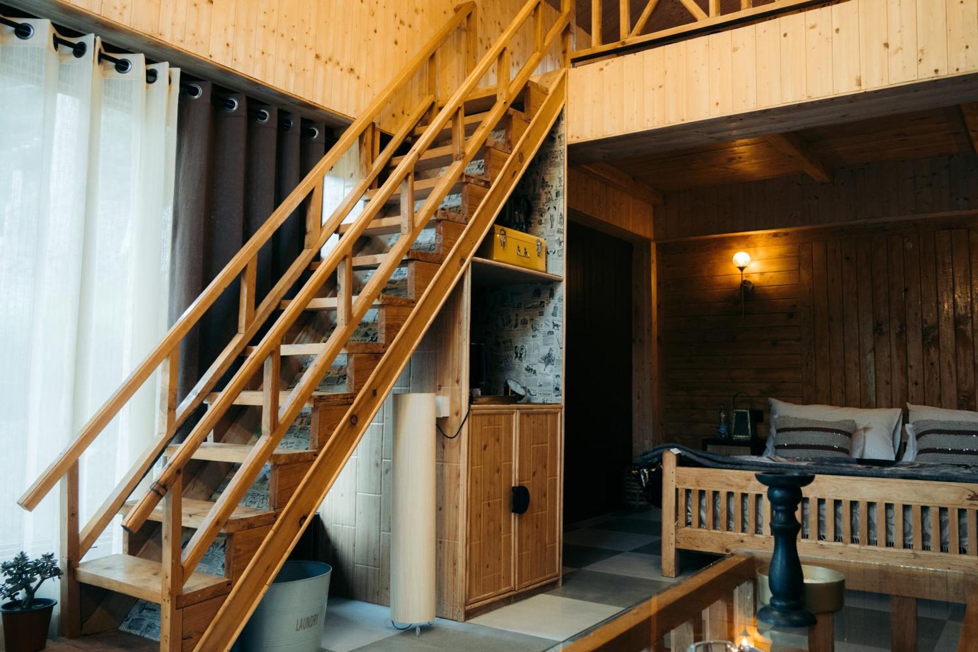 Soho House Apartment Jibhi Luaran gambar